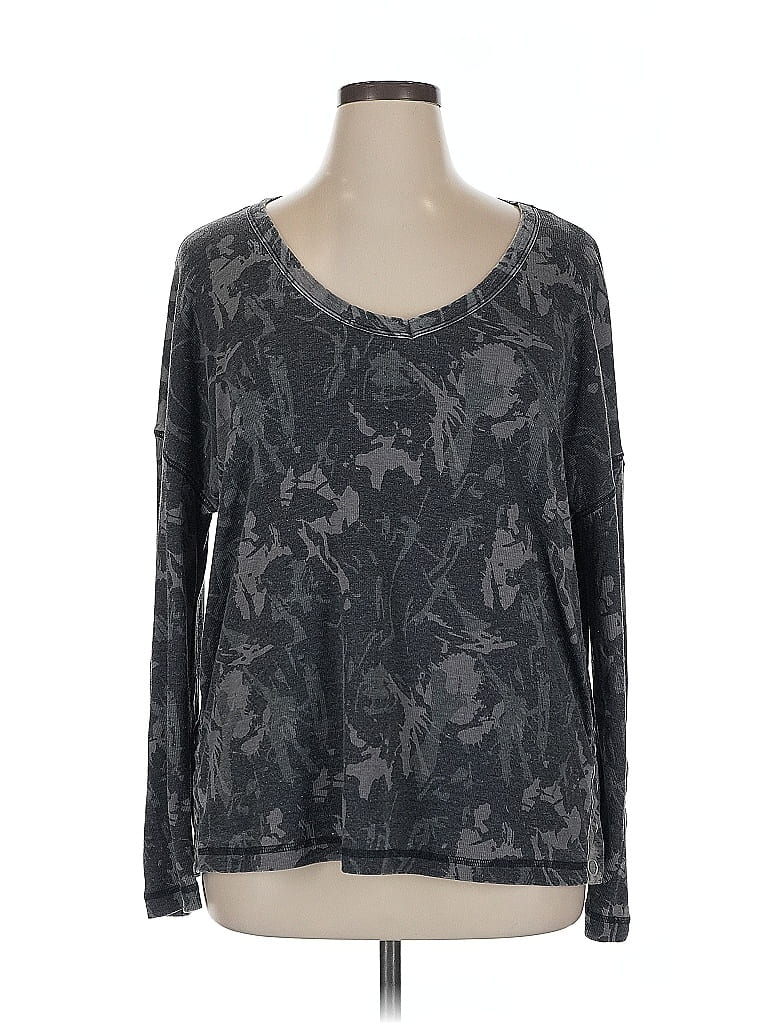 Click to view more detailed imagery on our partner's website Pre-owned Chaser Long Sleeve Top Gray Scoop Neck Tops