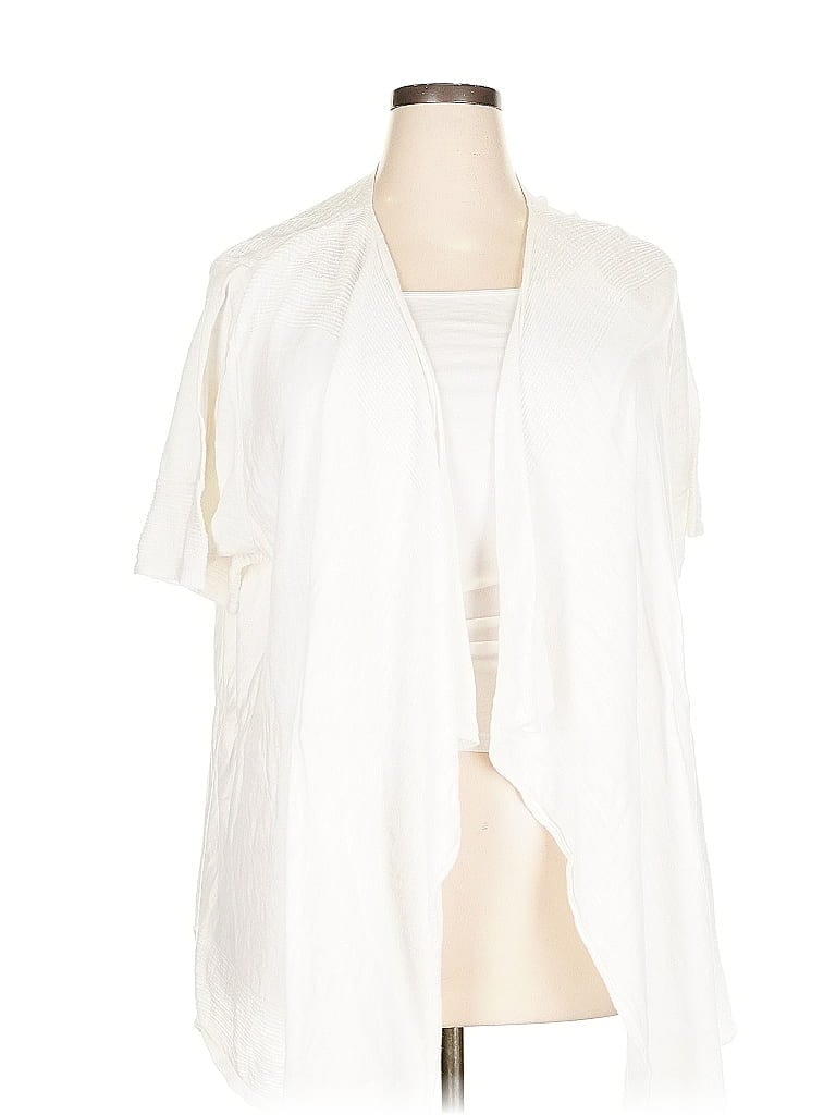 Click to view more detailed imagery on our partner's website Pre-owned Liz & Me Kimono In White