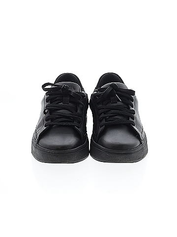 KIZIK Sneakers (view 2)