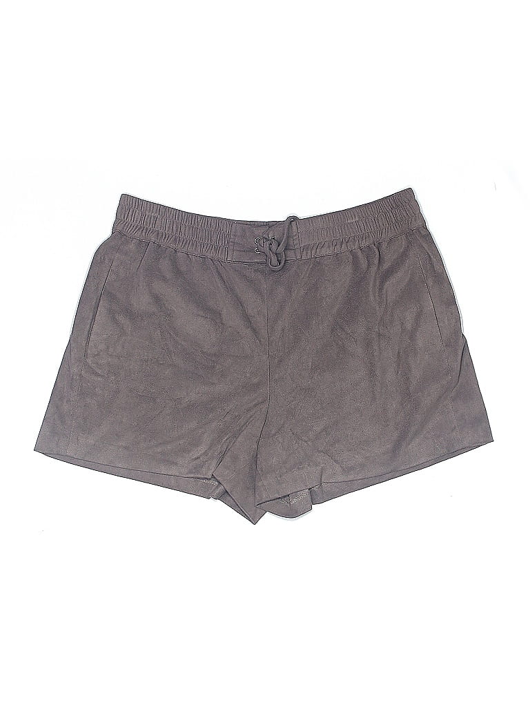 Pre-owned Vince Camuto Shorts In Gray