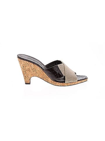 Donald J Pliner Heels (view 1)