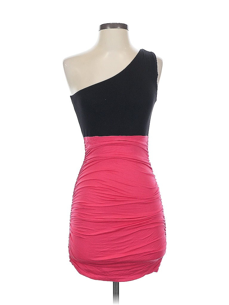 Click to view more detailed imagery on our partner's website Pre-owned Forever 21 Cocktail Dress In Red