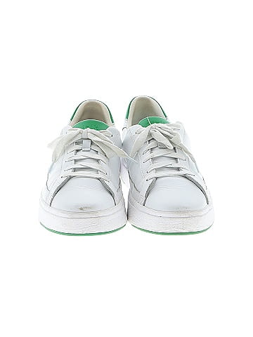 KIZIK Sneakers (view 2)