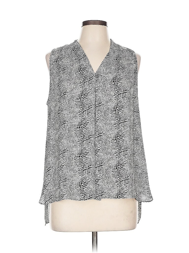 Pre-owned Vince Camuto Sleeveless Blouse In Gray