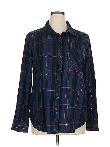 Time and Tru Long Sleeve Button-Down Shirt (view 1)