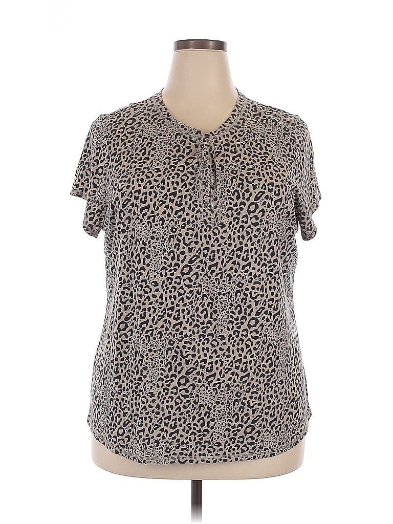 Click to view more detailed imagery on our partner's website Pre-owned Liz Claiborne Short Sleeve Henley Shirt In Brown