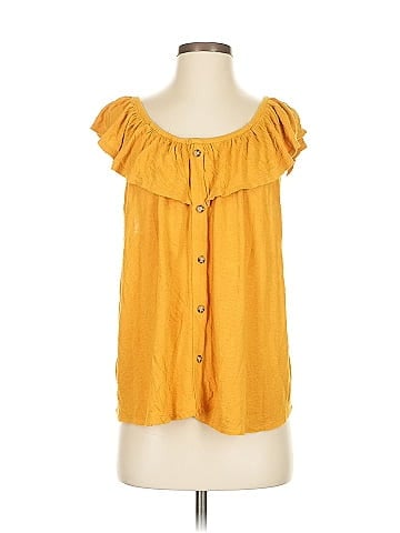 Universal Thread Sleeveless Blouse (view 1)