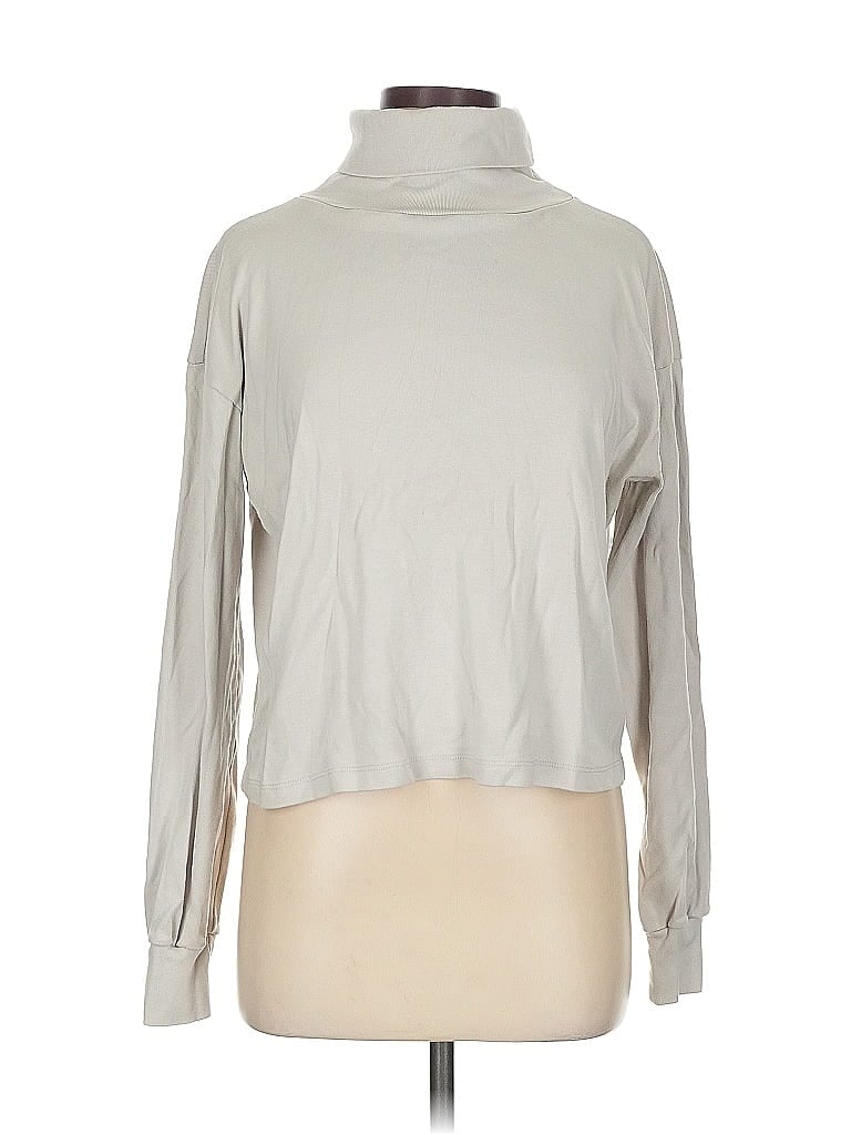 Click to view more detailed imagery on our partner's website Pre-owned Brandy Melville Turtleneck Sweater In Silver