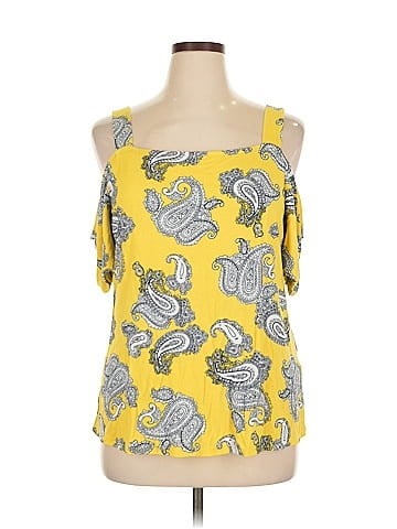 JM Collection Sleeveless Blouse (view 1)