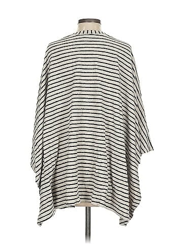 Capote Poncho (view 2)