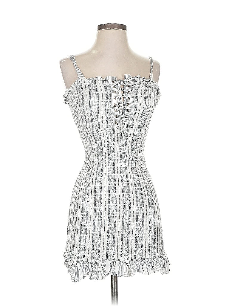 Pre-owned Sincerely Jules Casual Dress In White