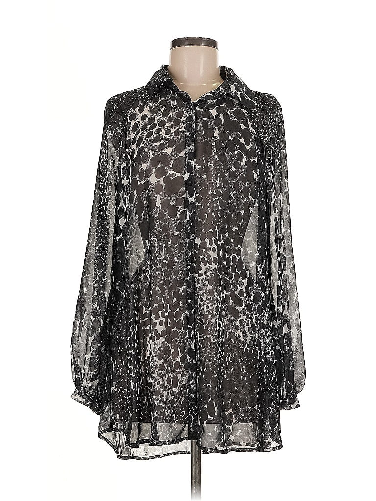 Click to view more detailed imagery on our partner's website Pre-owned Cabi Long Sleeve Blouse In Silver
