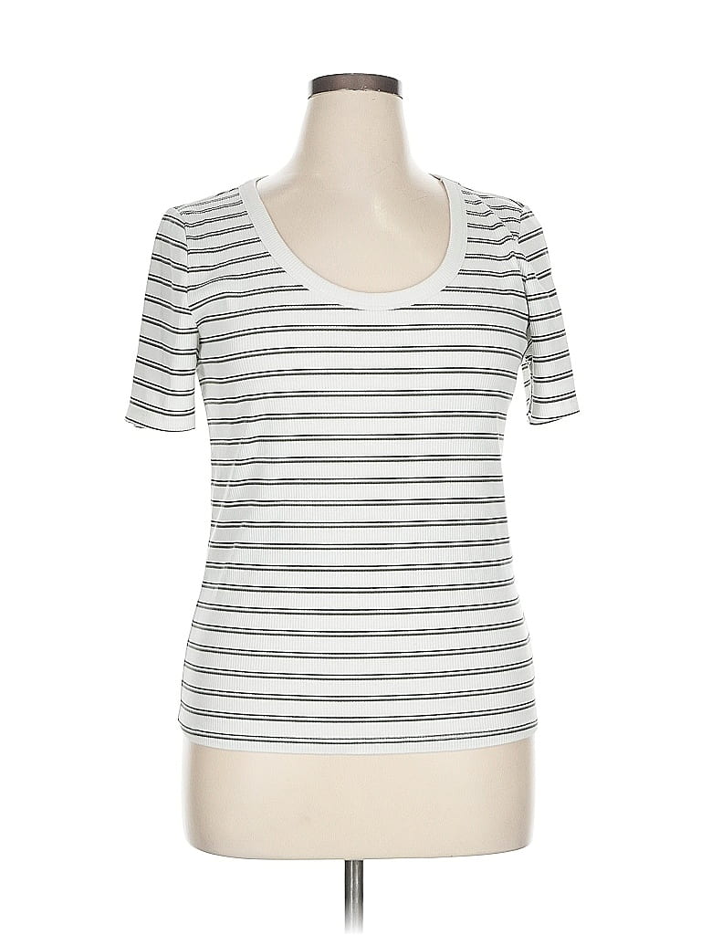 Click to view more detailed imagery on our partner's website Pre-owned Gap Short Sleeve T-shirt In Silver