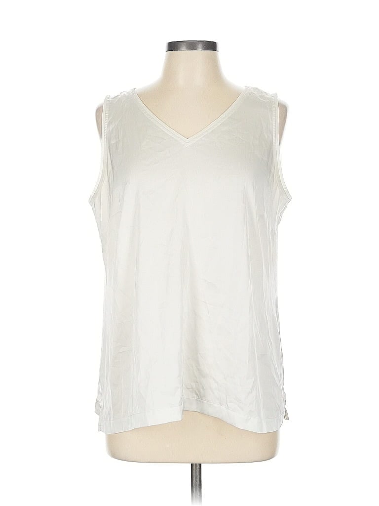 Click to view more detailed imagery on our partner's website Pre-owned Chico's Sleeveless Blouse In White