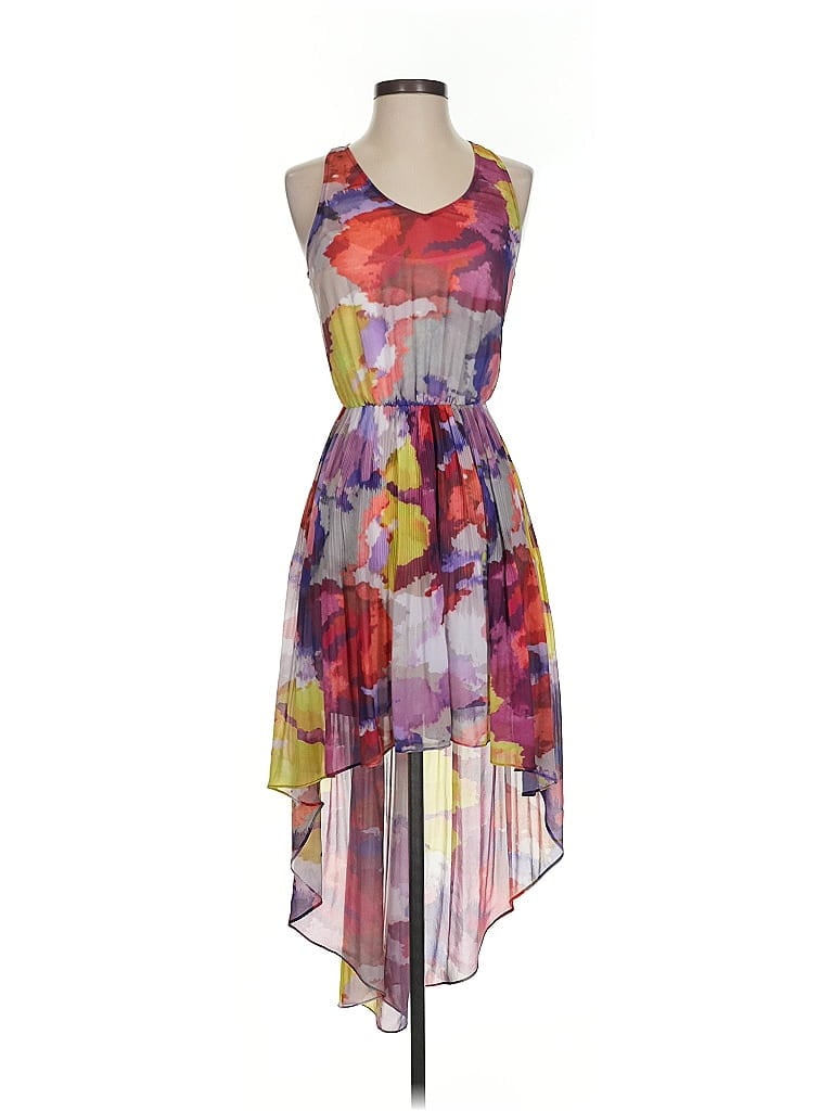 Pre-owned Guess Cocktail Dress In Purple