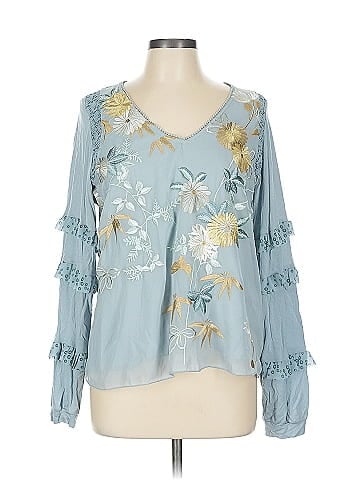 Tiny 3/4 Sleeve Blouse (view 1)