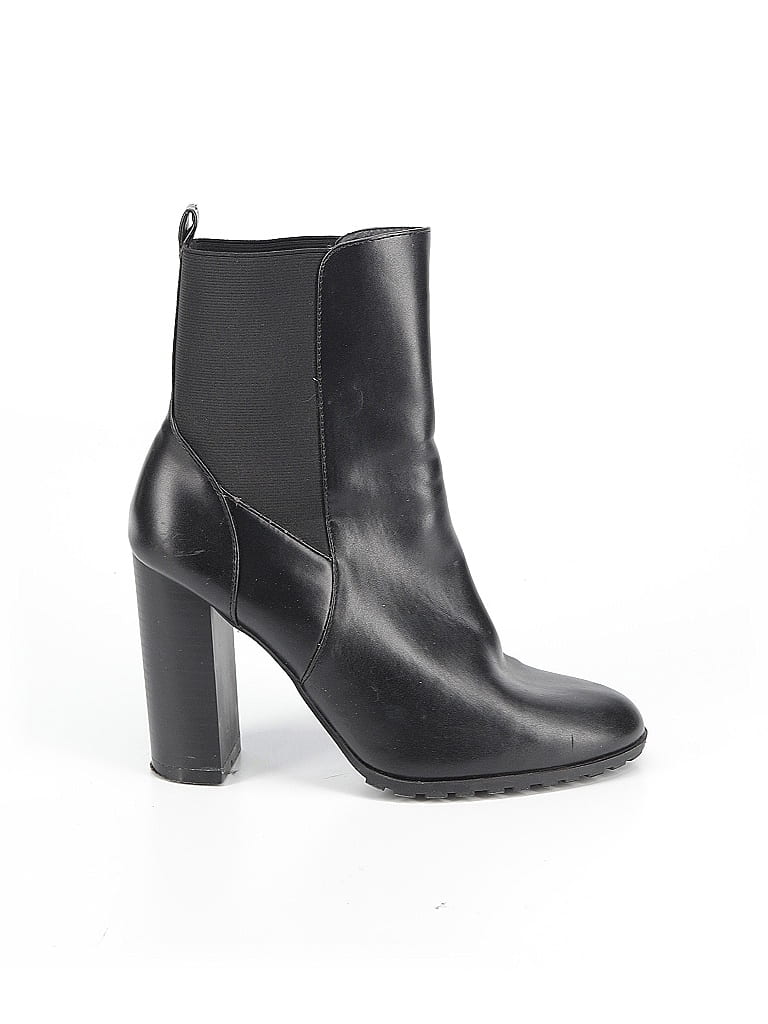 Click to view more detailed imagery on our partner's website Pre-owned Forever 21 Boots In Black
