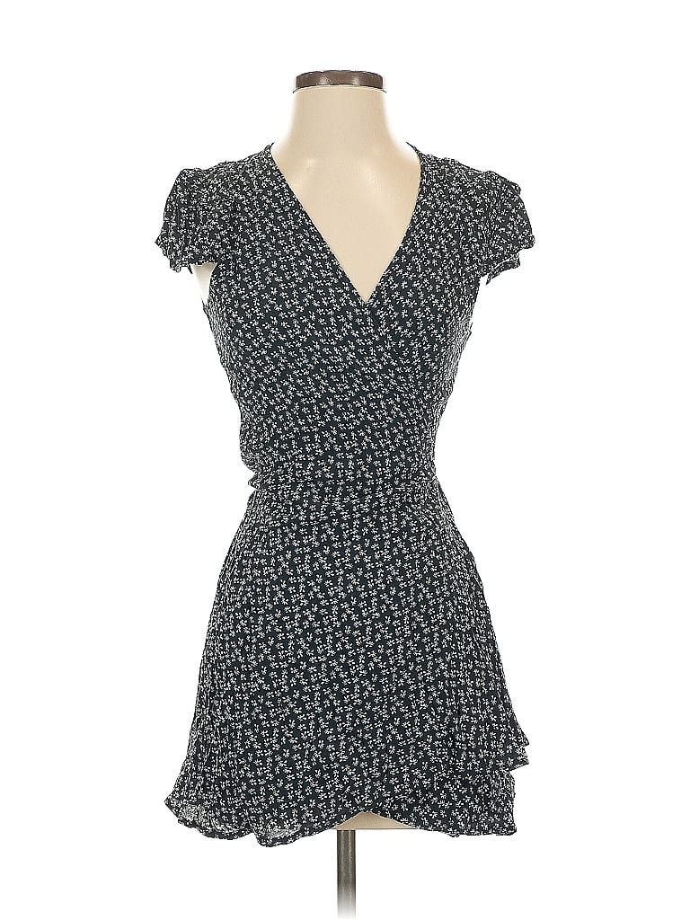 BRANDY MELVILLE Pre-owned Sleeveless Top Green Sweetheart Neckline Tops