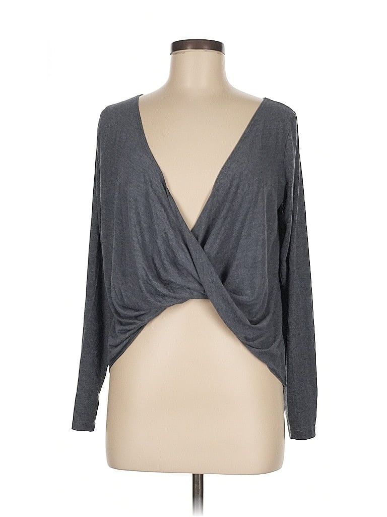 Pre-owned Gap Long Sleeve T-shirt In Gray