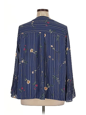 Liz Claiborne Career Long Sleeve Blouse (view 2)