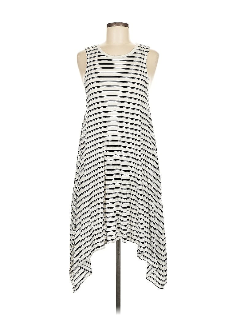 Click to view more detailed imagery on our partner's website Pre-owned Cotton On Casual Dress In White