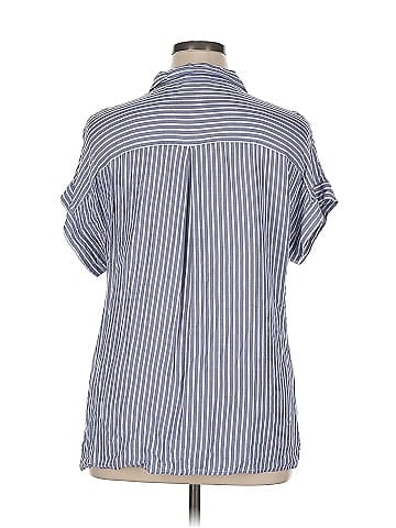 a.n.a. A New Approach Short Sleeve Blouse (view 2)