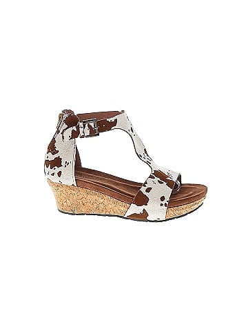 Pierre Dumas Wedges (view 1)