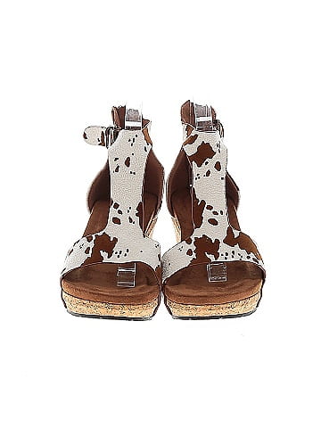 Pierre Dumas Wedges (view 2)