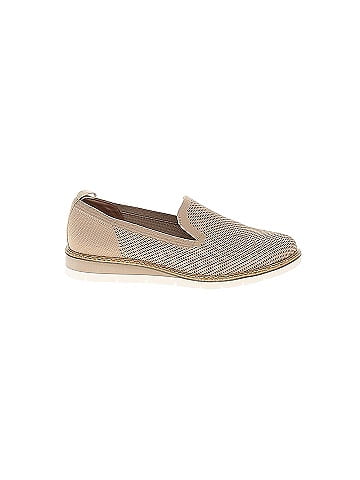 Kelly & Katie Wedges (view 1)
