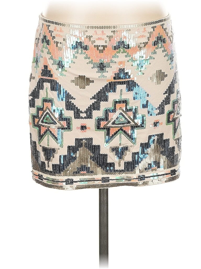 Click to view more detailed imagery on our partner's website Pre-owned Express Casual Skirt In White