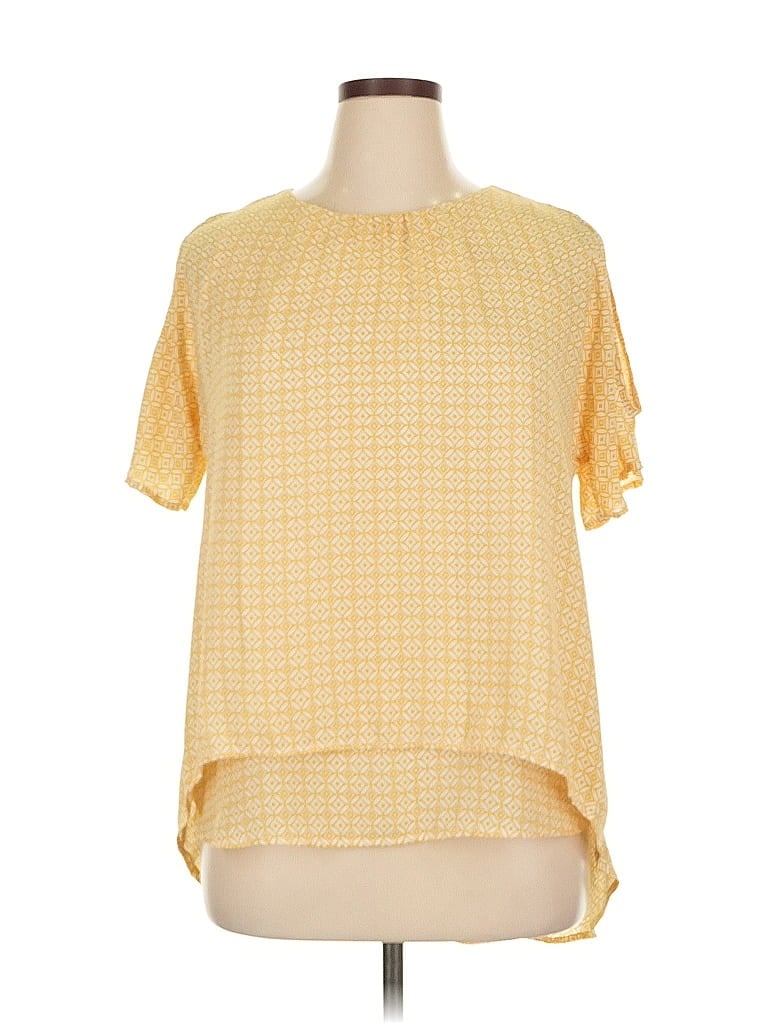 Click to view more detailed imagery on our partner's website Pre-owned New Directions Short Sleeve Blouse In Yellow