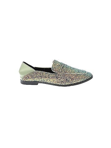 Unbranded Flats (view 1)