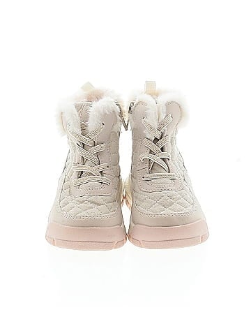 OshKosh B'gosh Boots (view 2)