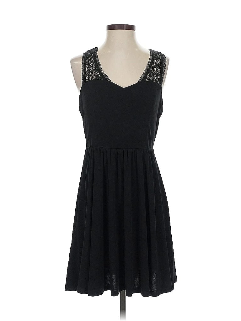 Click to view more detailed imagery on our partner's website Pre-owned Bcbgeneration Cocktail Dress In Black