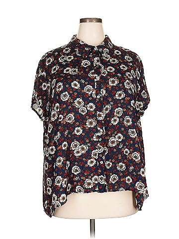 Everleigh Short Sleeve Blouse (view 1)