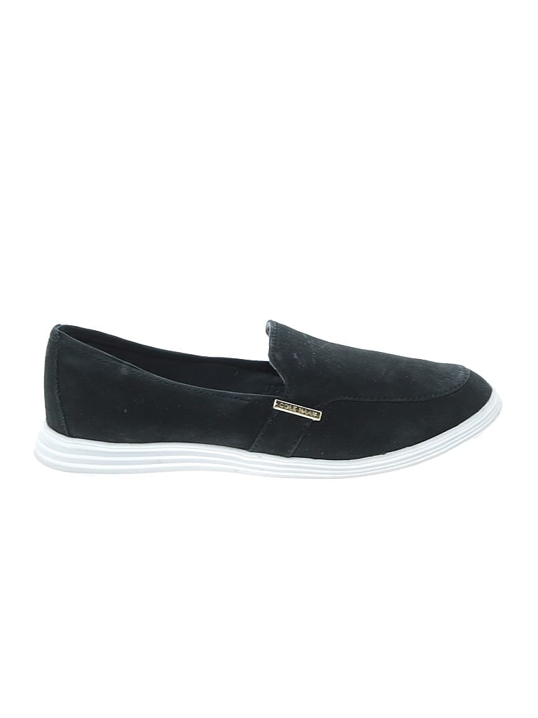 Click to view more detailed imagery on our partner's website Pre-owned Cole Haan Flats In Black