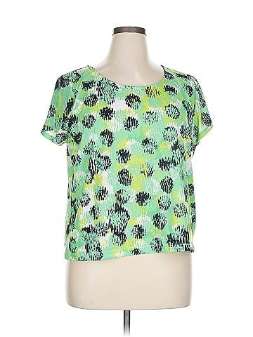 Hearts of Palm Woman Short Sleeve Top (view 1)