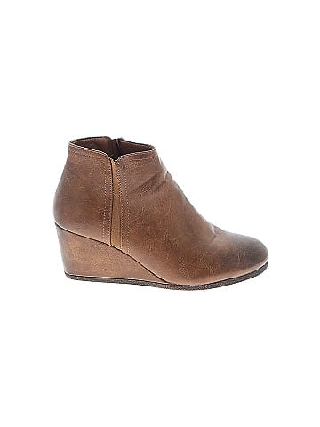 Mata Wedges (view 1)