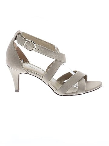 Kelly & Katie Heels (view 1)
