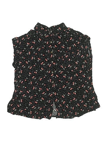No Boundaries Sleeveless Button-Down Shirt (view 1)
