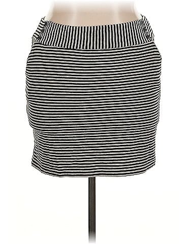 Xhilaration Casual Skirt (view 1)