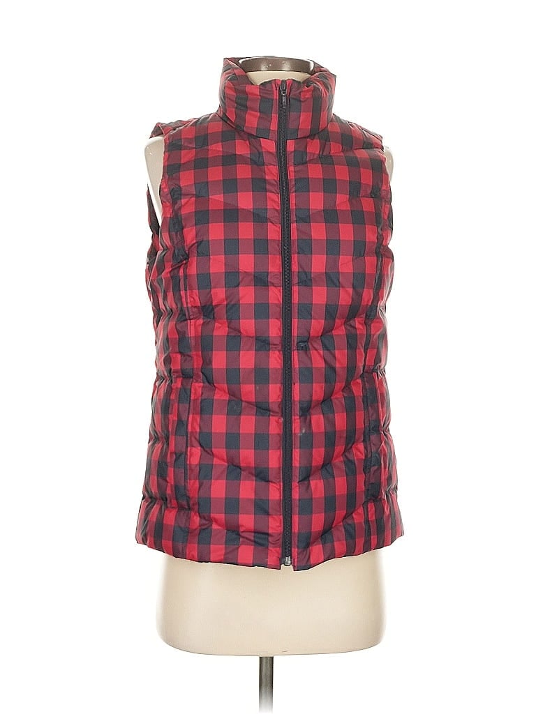 Click to view more detailed imagery on our partner's website Pre-owned Lands' End Vest In Red