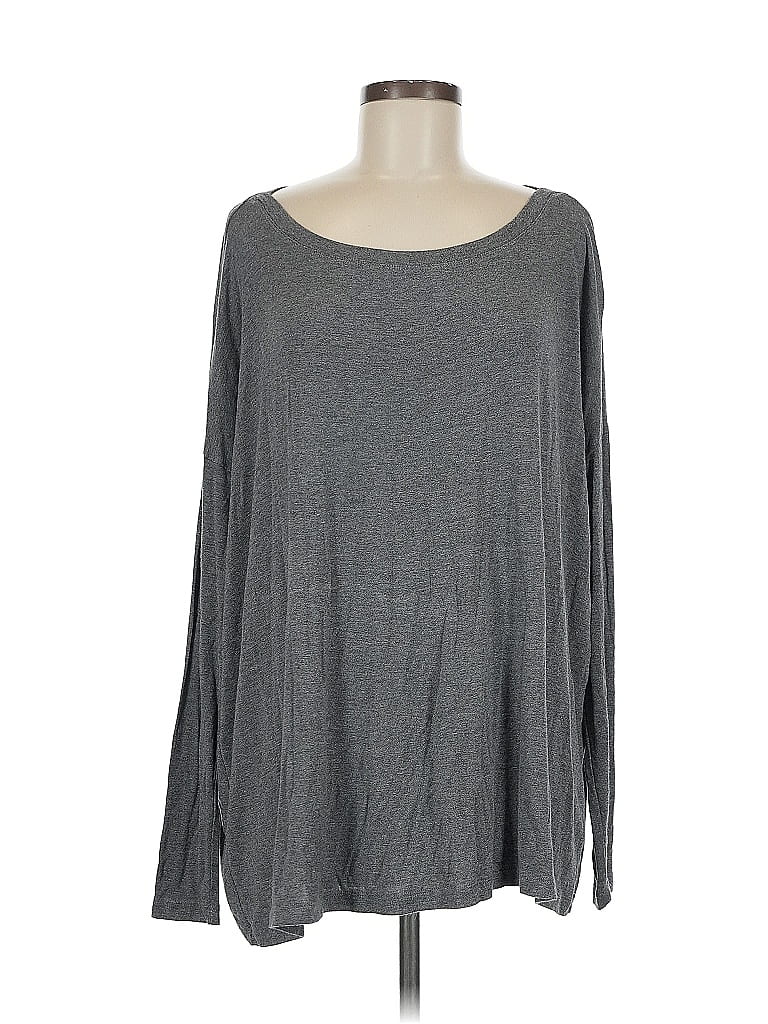 Click to view more detailed imagery on our partner's website Pre-owned Cabi Long Sleeve T-shirt In Gray