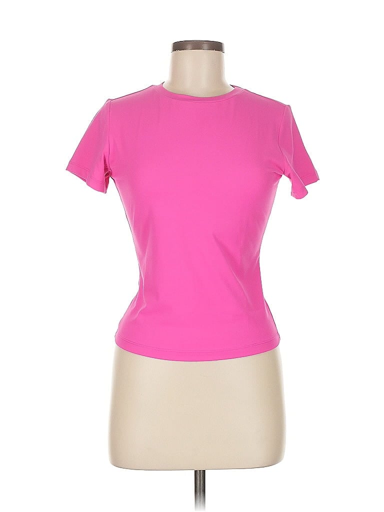 Click to view more detailed imagery on our partner's website Pre-owned Trendy Queen Active T-shirt In Pink