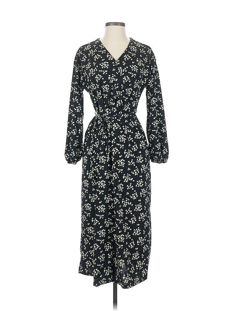 Click to view more detailed imagery on our partner's website Pre-owned Uniqlo Casual Dress In Black