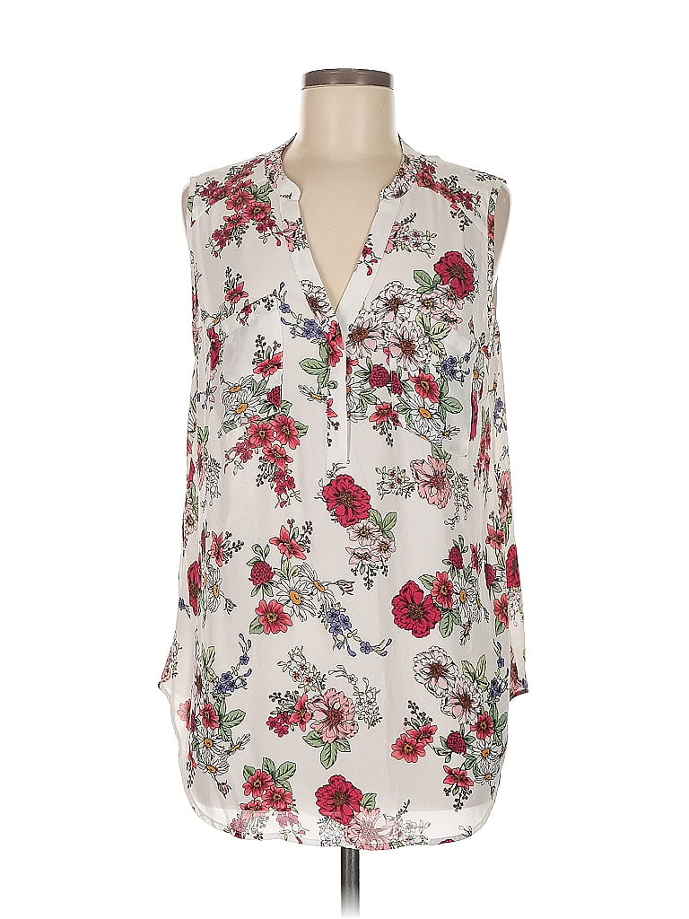 Click to view more detailed imagery on our partner's website Pre-owned Torrid Sleeveless Blouse In White