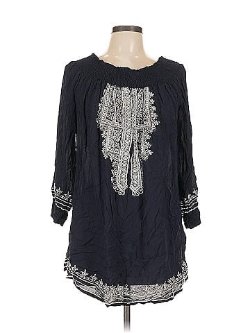 Tularosa 3/4 Sleeve Blouse (view 1)