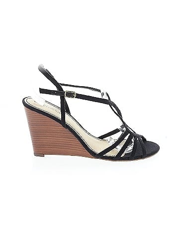 Kelly & Katie Wedges (view 1)