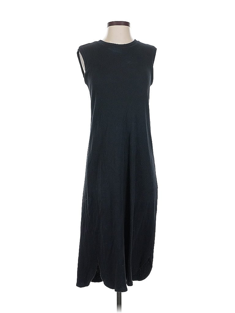 Click to view more detailed imagery on our partner's website Pre-owned Uniqlo Casual Dress In Black