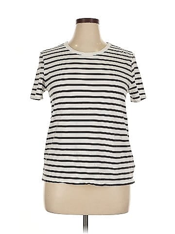Gap Short Sleeve T-Shirt (view 1)